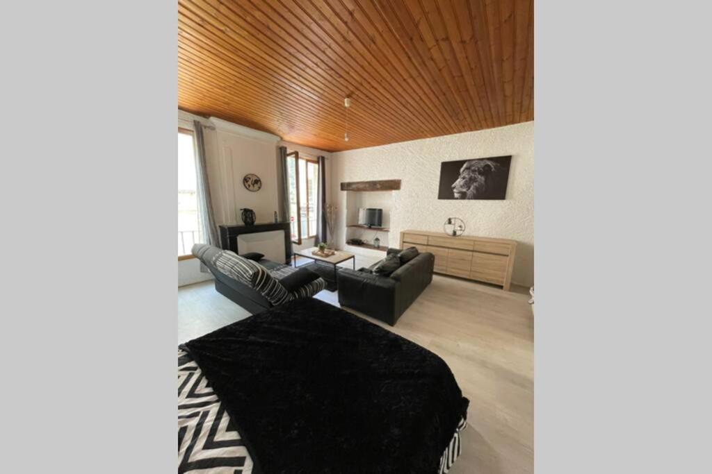 Yin Yang Apartment Niort Exterior photo